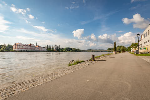 Gemeinde Schärding Bezirk Ried Innpromenade (Dirschl Johann) Österreich RI